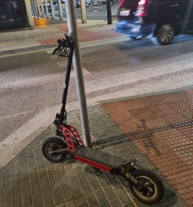 Herido El Conductor De Un Patinete Tras Caerse En Un Paso De Peatones