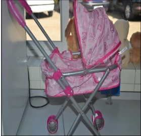 Dinero Rxdecbo Niños Cadena Recauda Comprar Favores Juguetes Para De A hQtCsdr