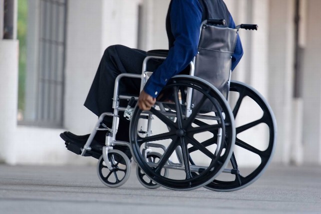 Discapacitado-discapacidad-silla-ruedas