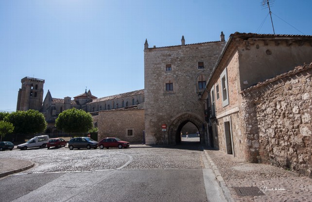 Vandalizan la fachada del Real Monasterio de Las Huelgas