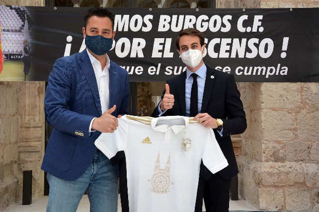 El fútbol está perjudicando seriamente la salud política del alcalde De la Rosa