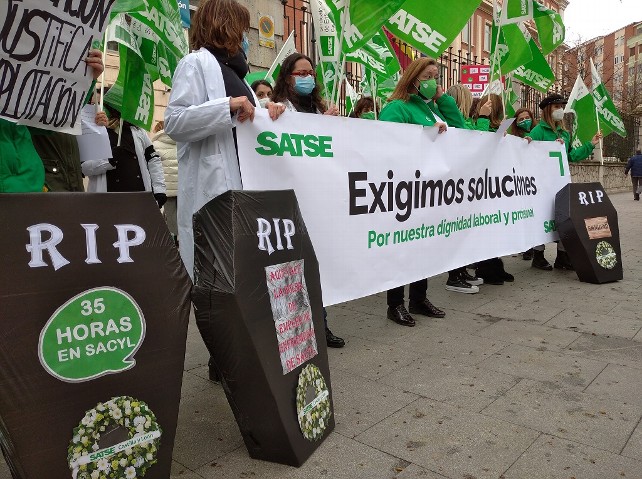 Enfermeras y fisioterapeutas de Castilla y León se sienten traicionados por gobiernos y partidos al rechazar mejorar la sanidad