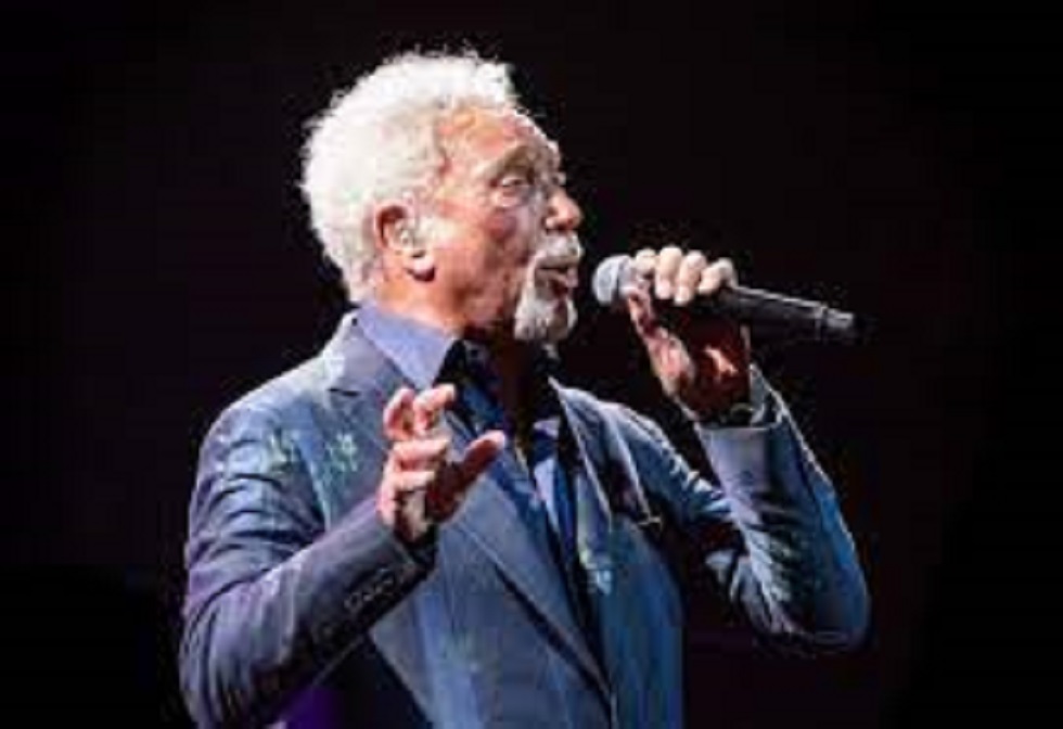 TOM-JONES-BUENA