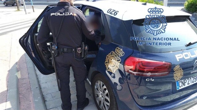 Detienen en Miranda de Ebro (Burgos) a dos cuidadoras que estafaron presuntamente a los  ancianos a quienes asistían