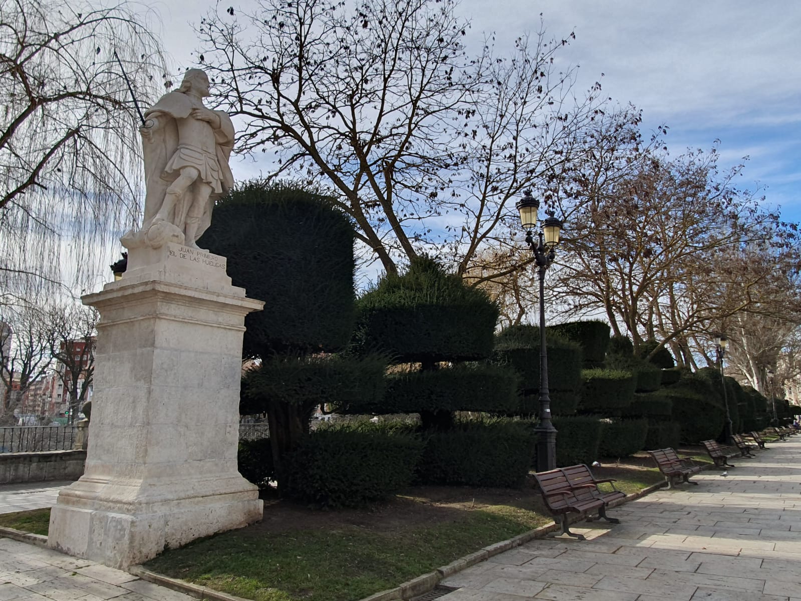 Estatuas Paseo Espolón 