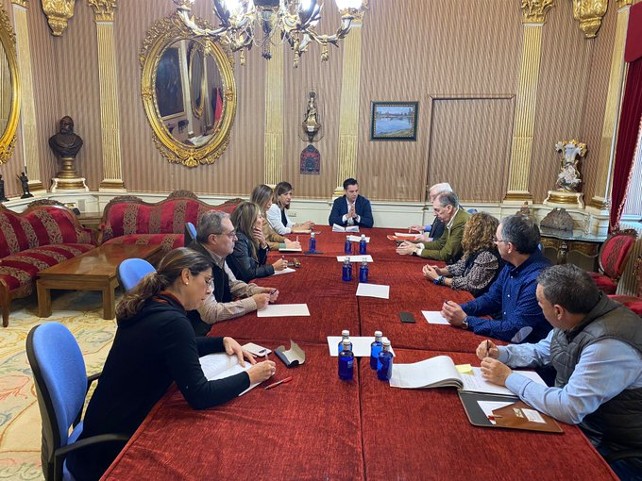 reunion plataforma corredor portavoces
