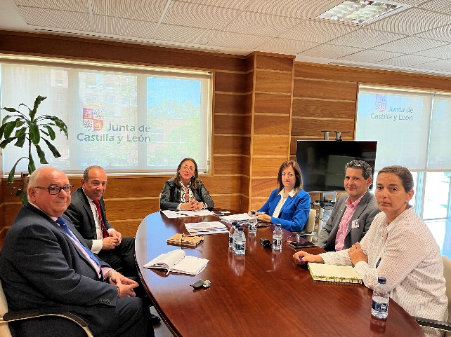 Junta con la Asociación CyLOG