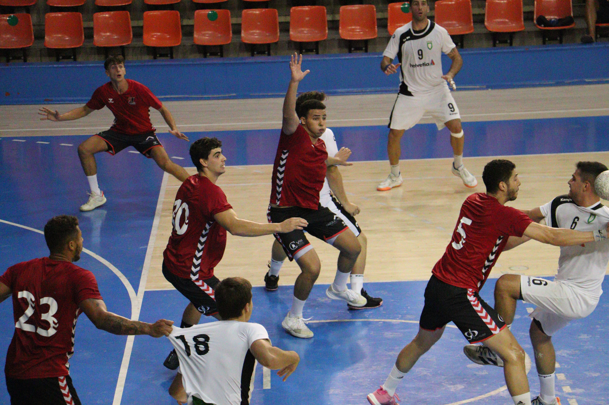 Deportes Burgos: El Balonmano Burgos disputa el XXX Trofeo Internacional en  Oviedo