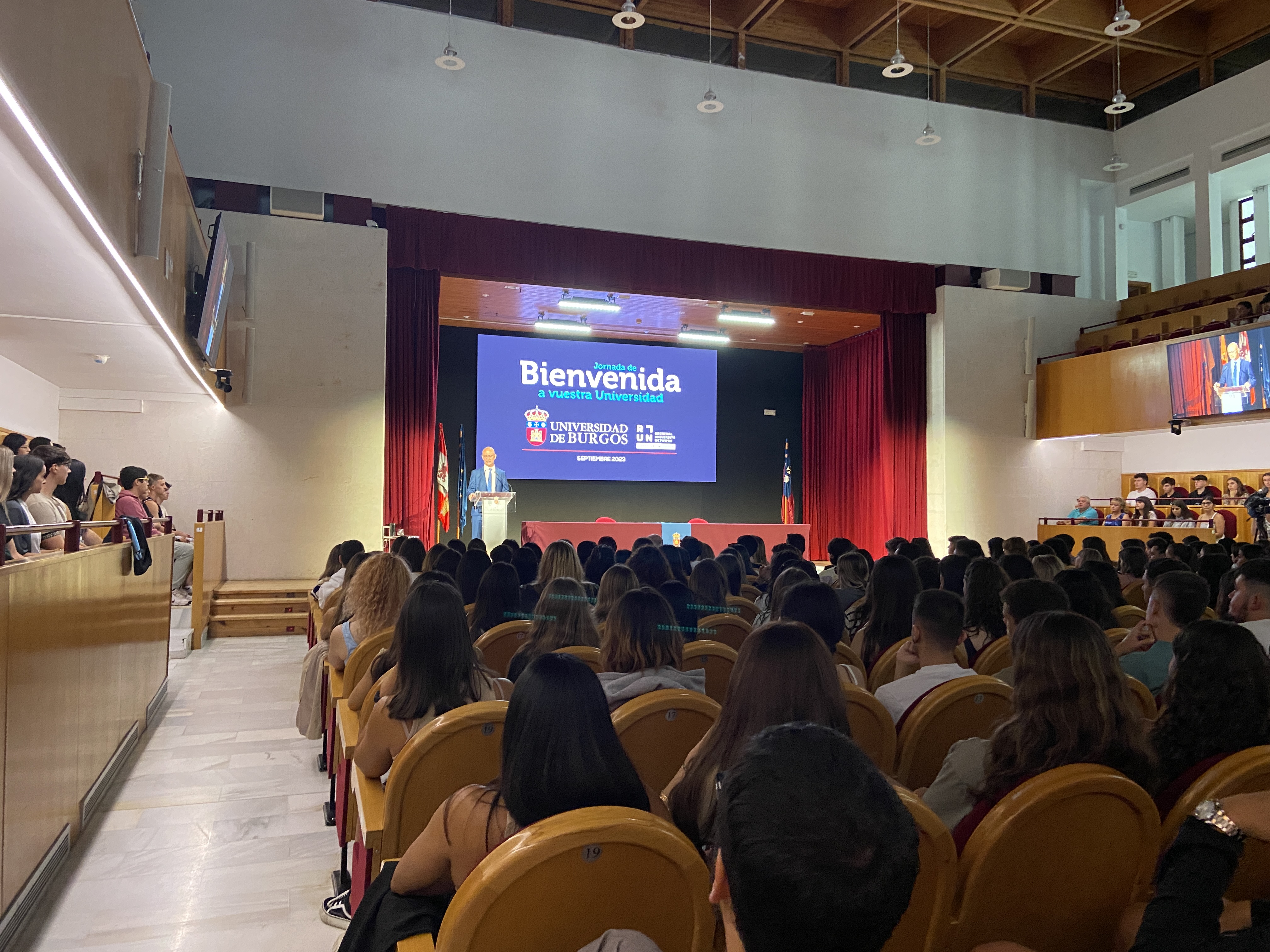 Recepción estudiantes UBU