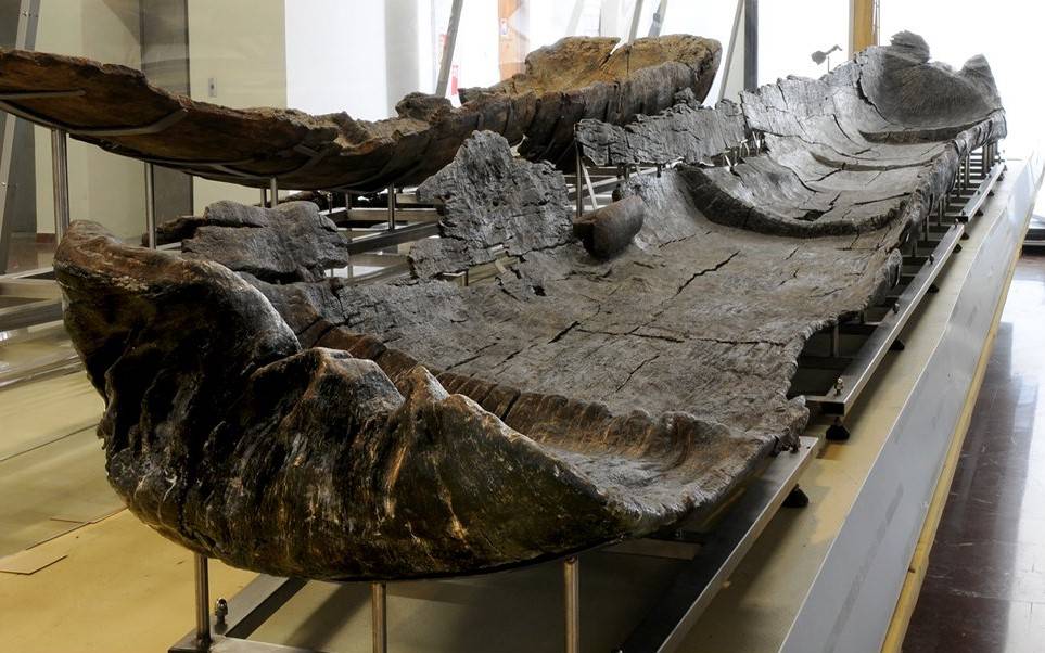 Barco madera arqueología