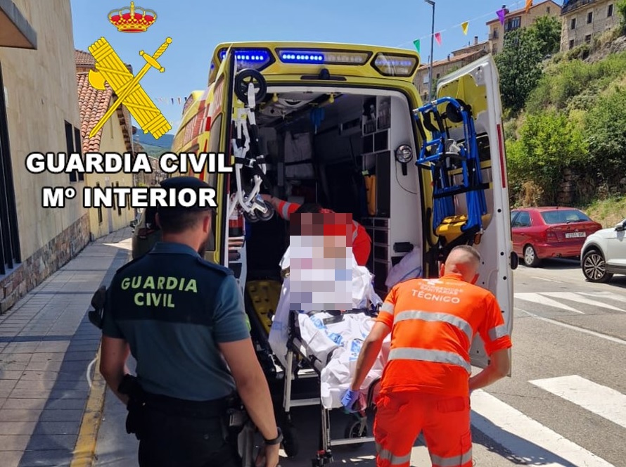 Ambulancia herido Guardia Civil