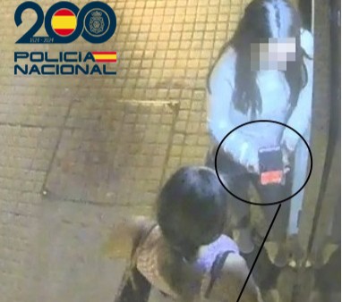 Tres detenidos en Burgos por robar y estafar 15.000 euros a dos personas de avanzada  edad