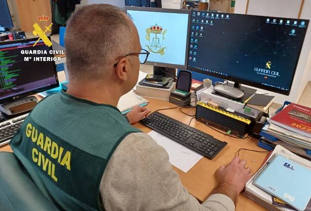 Detienen a una persona por un delito de corrupción de menores