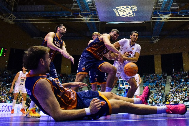 Tizona no puede ante un primer cuarto arrollador de Obradoiro (93-68)