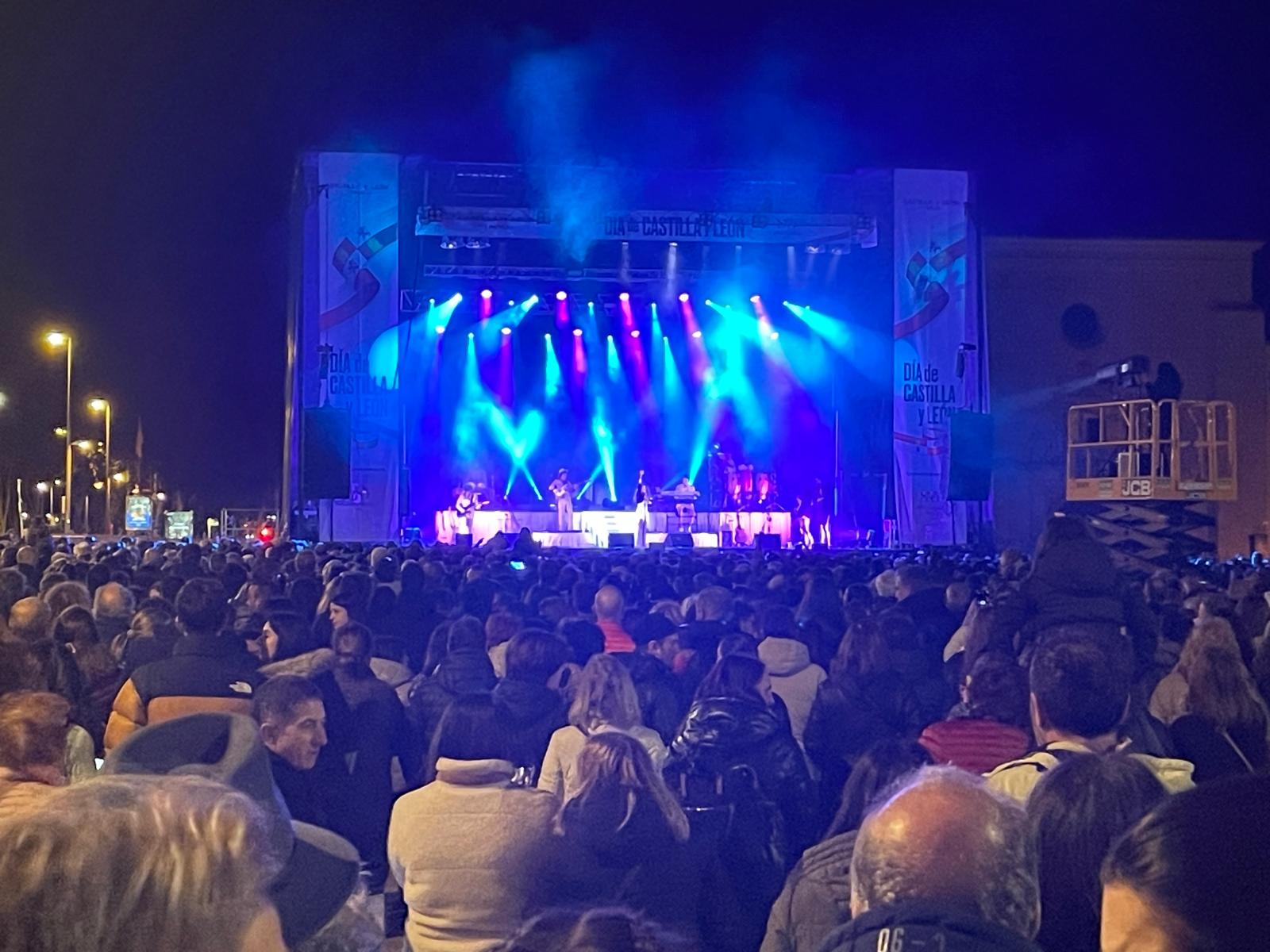 Concierto Rosario Flores Burgos