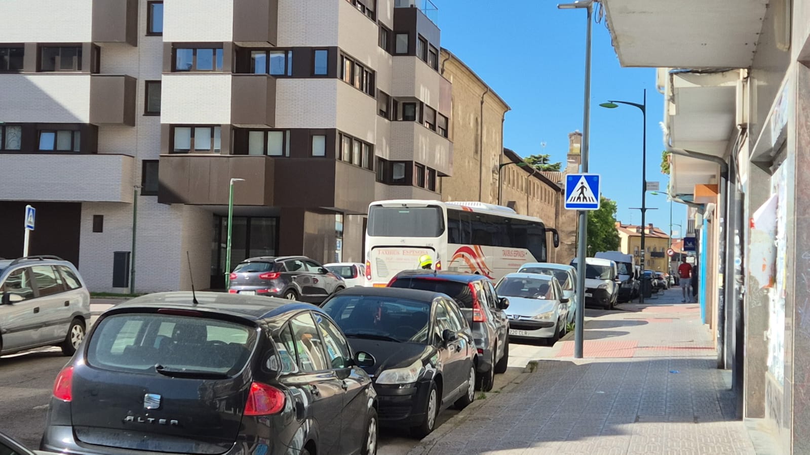 Autobús atascado Calle San Francisco 