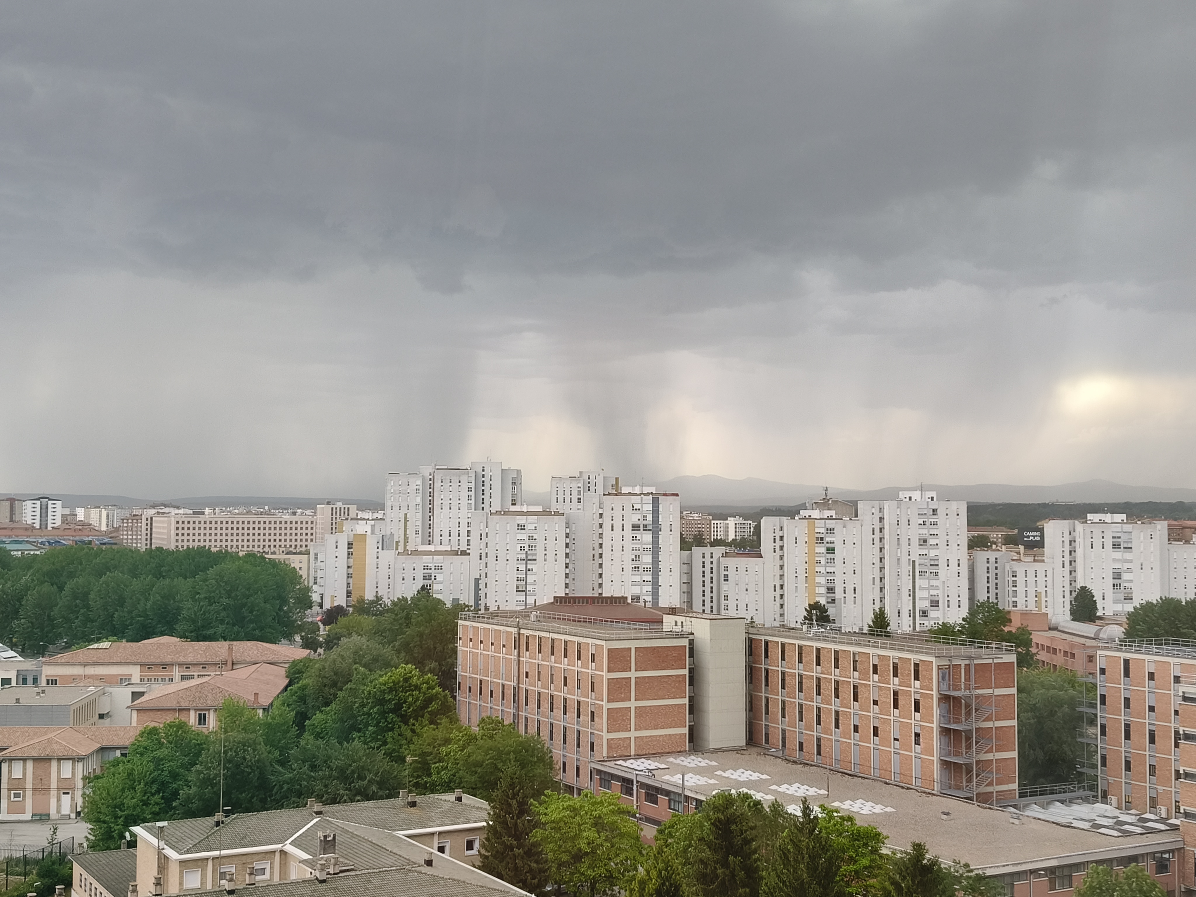 Cielo, tormenta.. ciudad 