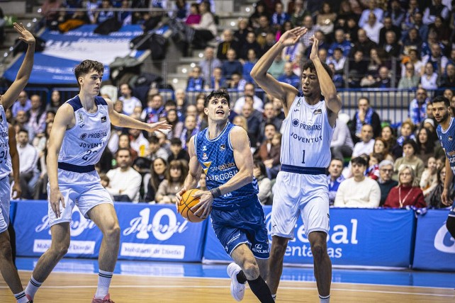 95-98 El San Pablo Burgos roza la victoria ante Joventut