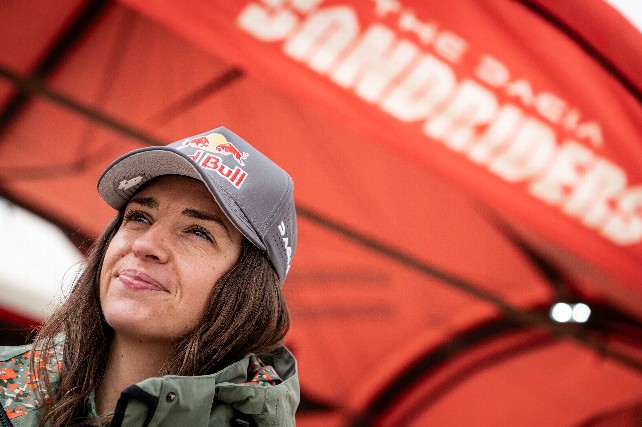 Cristina Gutiérrez firma un sexto puesto de etapa y se mete en el ‘top 10’ del Dakar 2026